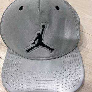 Grey jordans hat